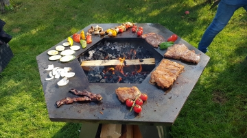 Grill ogrodowy drzewny gastronomiczny professional